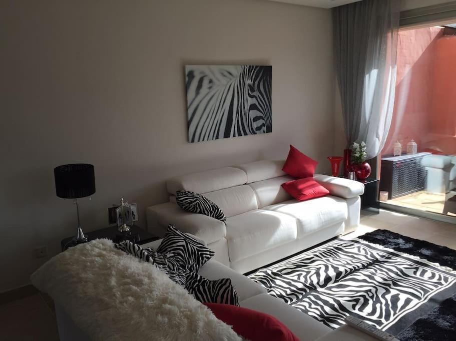 Вилла Luxurious Townhouse With Sea Views Манилва Экстерьер фото