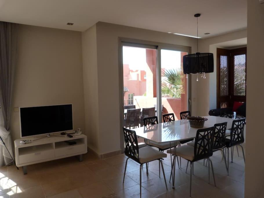Вилла Luxurious Townhouse With Sea Views Манилва Экстерьер фото